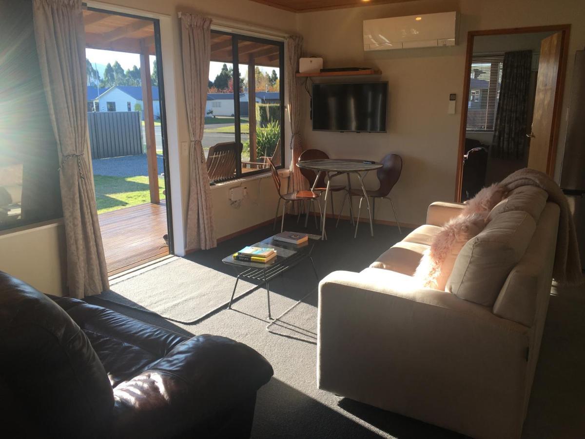 Te Anau Cottage On Govan 外观 照片