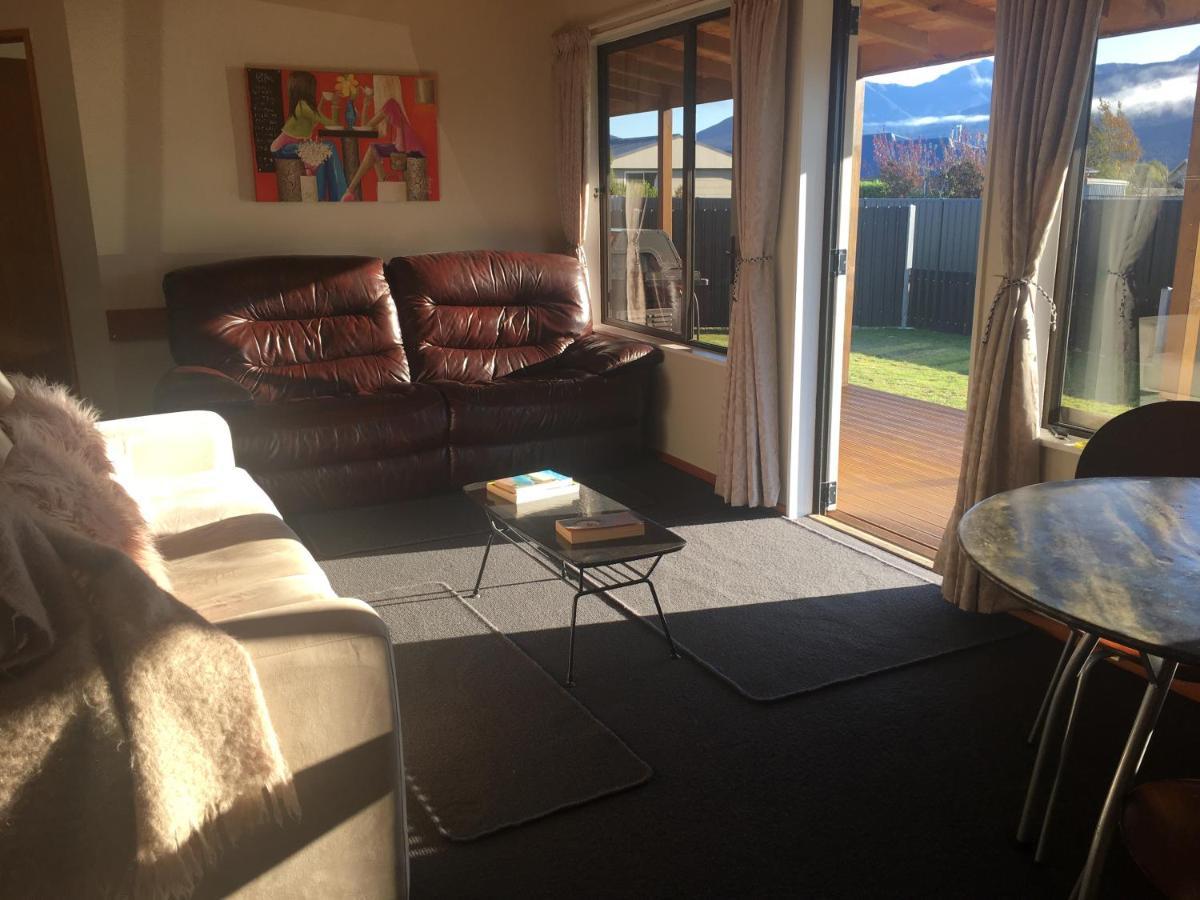 Te Anau Cottage On Govan 外观 照片